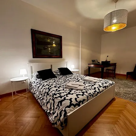 Charm & History In Apartment *