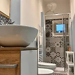 Apartment Charm & History In Triest