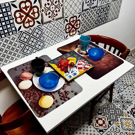 Charm & History In Appartement Triëst