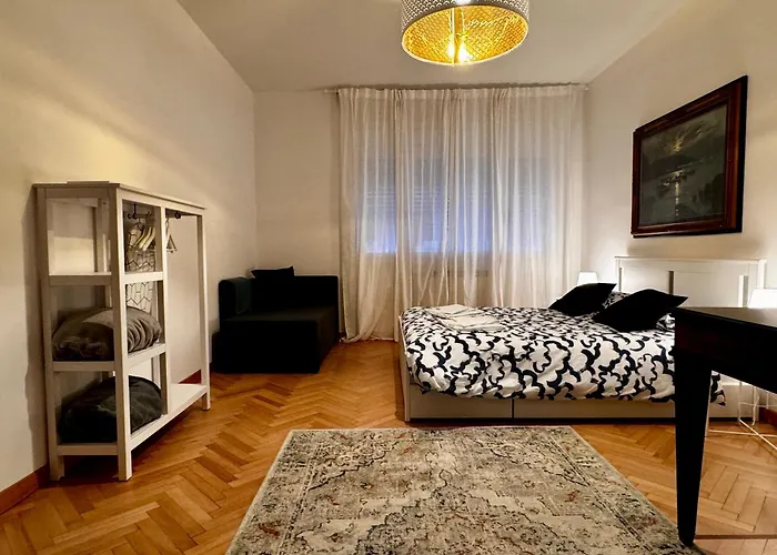 Appartement Charm & History In Trieste